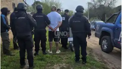 Balearon una casa en Sauce Viejo y detuvieron al tirador: la deuda que habría desatado el ataque