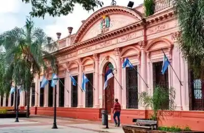 Misiones trasladó el asueto por el Día del Empleado Público al lunes 7