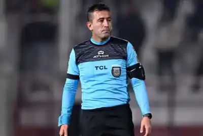 Escándalo en el fútbol: Denuncian a un árbitro por supuesto arreglo de partidos tras filtrarse chats explosivos