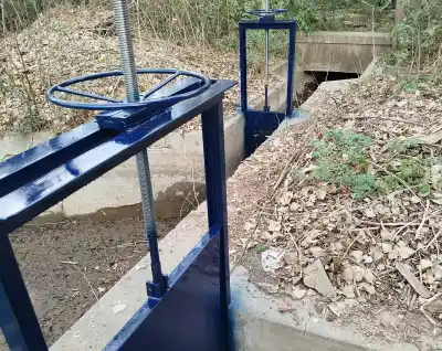 Renuevan compuertas en Santa Rosa para asegurar agua a 650 hectáreas