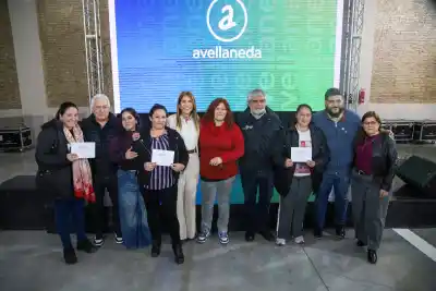 Sierra y Correa entregaron 115 certificados de formación laboral en Avellaneda
