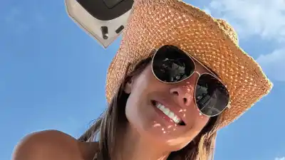 Pampita enciende las redes con un atrevido look playero que todos están comentando