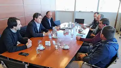 Los chacareros de Rawson suman tractores, capacitación y un mercado más barato