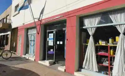 Un sábado para leer en voz alta: la biblioteca abre el micrófono a toda la comunidad