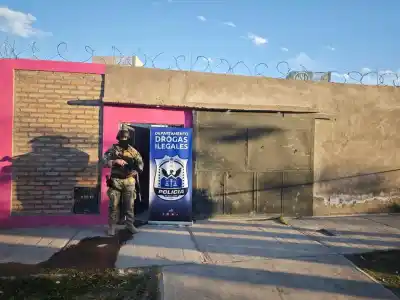 Dos hermanas con antecedentes cayeron por vender cocaína: secuestraron más de 100 dosis