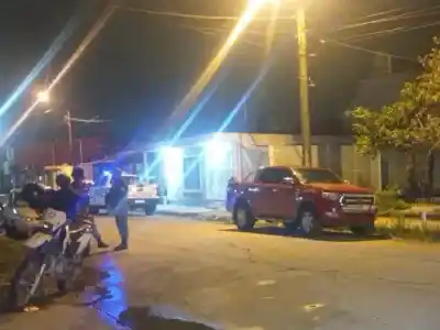 Lo esperaron en la puerta de su casa y abrieron fuego: qué pasó con el comerciante