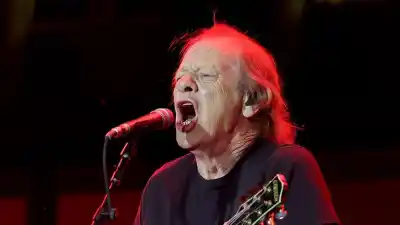 Alarma en Buenos Aires: el integrante de AC/DC que fue internado de urgencia y el mensaje que dejó a sus fans