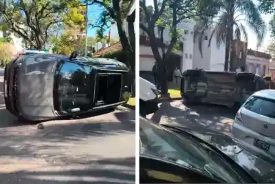 Iba sin cinturón, quiso ponérselo en movimiento y terminó volcando en plena calle
