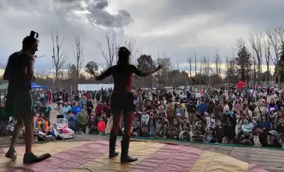 Un festejo por la niñez que terminó con más de 2000 personas en la calle