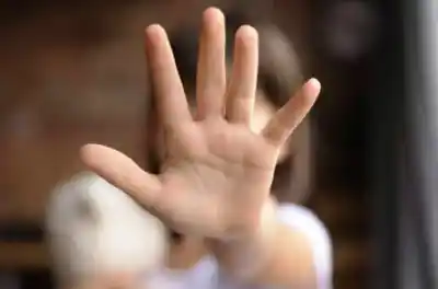 Abusó de su nieta de 11 años: la denuncia que destapó todo vino de la escuela