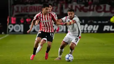 Recuperó la titularidad en Newell's y ya palpita el clásico: "Es un sueño jugarlo, ojalá pueda"