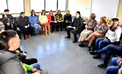 Nueve talleres de crianza en Menfa terminaron con un reconocimiento especial