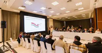 Lluvias y crecientes: el Gobierno citó a todos los municipios, pero el plan es más que limpiar acequias