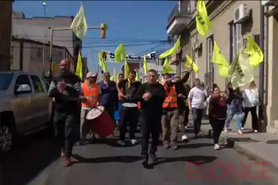 Paro vial en Entre Ríos: los trabajadores cortaron el tránsito y marcharon contra una ley que amenaza su futuro