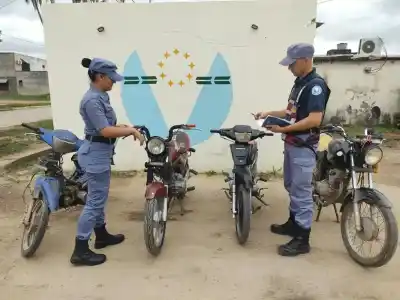 Sacaron cuatro motos de la calle en El Espinillo, pero el operativo no fue como pensás
