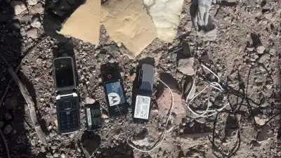 Tres celulares envueltos en tela: así intentaron meterlos al Penal