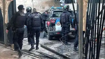 Un patrullero terminó incrustado contra la Guardia del Cullen: hay cuatro heridos