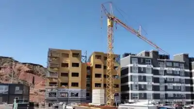 La ciudad que se prepara para 200 edificios nuevos: el petróleo que lo cambia todo