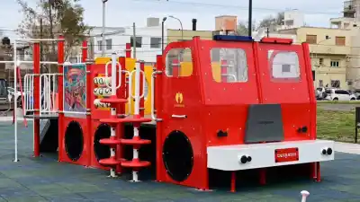 Un camión de bomberos gigante para jugar: dónde está la nueva plaza temática