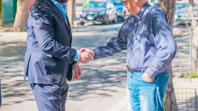 Una visita al barrio terminó en un anuncio que esperaban hace años
