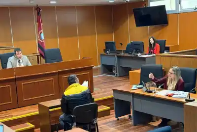 El boleto llegó con una firma que no era del dueño y una escribana muerta