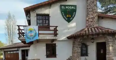 Llevó un revólver en la mochila a la escuela y un compañero lo delató
