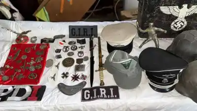 Un arsenal, una picana y elementos nazis: allanaron dos casas y cayeron tres personas en el noroeste de Rosario