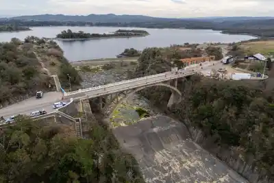 Cortan 7 horas el puente del dique de Embalse: cuándo es y qué vehículos pueden pasar