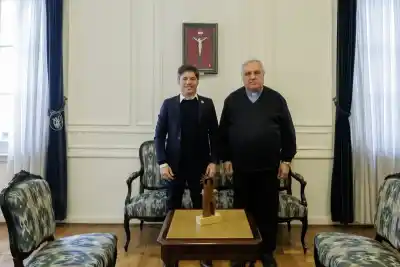 Kicillof se reunió con la cúpula episcopal y definió cómo León XIV pisará su provincia