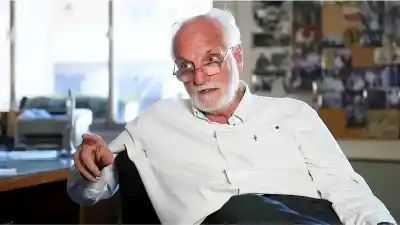 Un economista de renombre llega a Tucumán con tres propuestas, pero una se agotó en horas