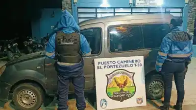 La frenaron en un control de rutina y la camioneta tenía un pedido de la Justicia de Córdoba