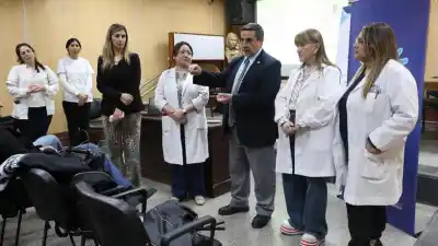 Capacitan a psicólogos y trabajadores sociales para contener a pacientes con enfermedades poco frecuentes
