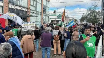 Jubilados coparon las calles de Concordia y le pusieron un freno al reclamo a PAMI
