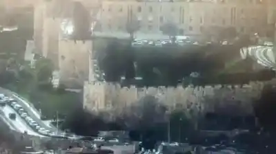 Impacto en Jerusalén: Un misil abre un cráter a metros de los lugares más sagrados del mundo