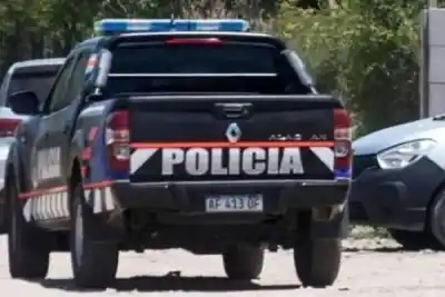 Forzaron un ventiluz en plena madrugada y se llevaron todo: el robo que golpeó a una institución de La Banda