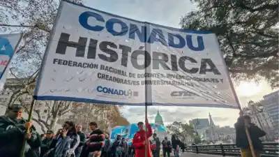 El Gobierno ofreció 3% de aumento y los docentes universitarios respondieron con un paro de 24 horas