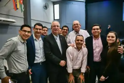 Passalacqua reunió a pastores de tres países y dejó una definición sobre la política que pocos esperaban