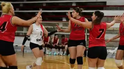 Arrancó el torneo de vóley con un 3-2 agónico y dos campeones que debutaron bien