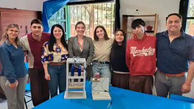 Tres estudiantes de Fernández llevan su invento ecológico a la feria provincial
