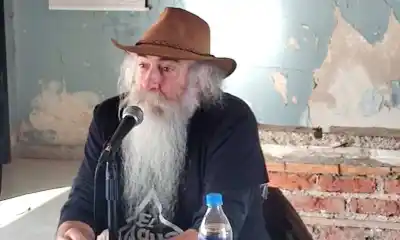 Un escritor vuelve a la feria del libro de Rawson y promete una propuesta que invita a escribir, no solo a leer