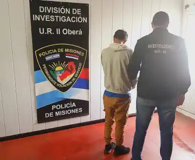 Prófugo por amenazar a su expareja: cayó a metros de su casa