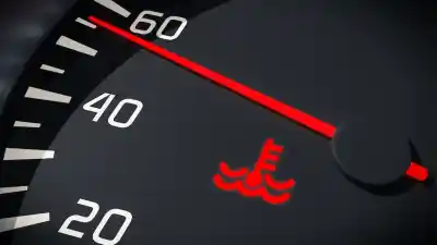 La luz roja que puede fundir tu motor: el error que cometen miles de conductores al verla
