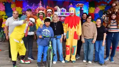 Cerca de 4000 chicos colmaron la plaza de El Colorado, pero el chocolate casi no alcanza