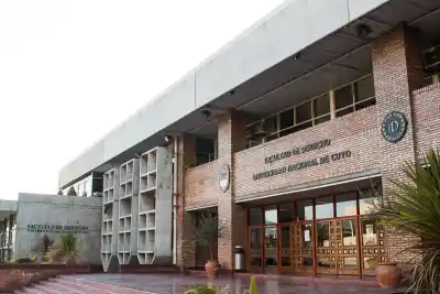 La Facultad de Derecho de la UNCuyo tomó una decisión clave que afecta a más de 100 estudiantes