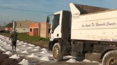 Un barrio de El Colorado estrena ripio gratis y una calle llevará el nombre de un histórico docente