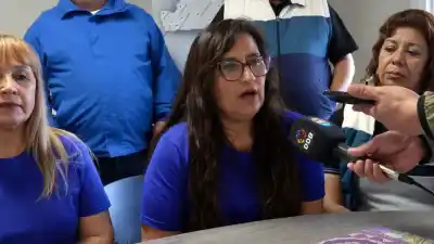 Renuevan delegados gremiales en medio de una ola de recortes en el Estado