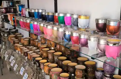 Produce 400 mates por día en Misiones y los vende a todo el país: el secreto detrás de las calabazas de la Selección