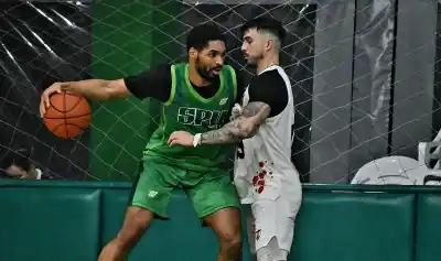 20-2 y una victoria que lo deja a un paso de la cima