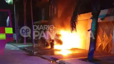 Escuchó una explosión y a los minutos su vecino tenía el tractor envuelto en llamas