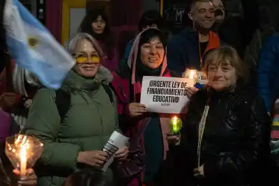 Dos años de espera y un solo reclamo: la marcha docente que empuja a la Legislatura
